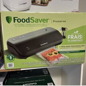New FoodSaver VS2280 Vacuum Sealing System w/ Handheld Sealer, Bags & Roll